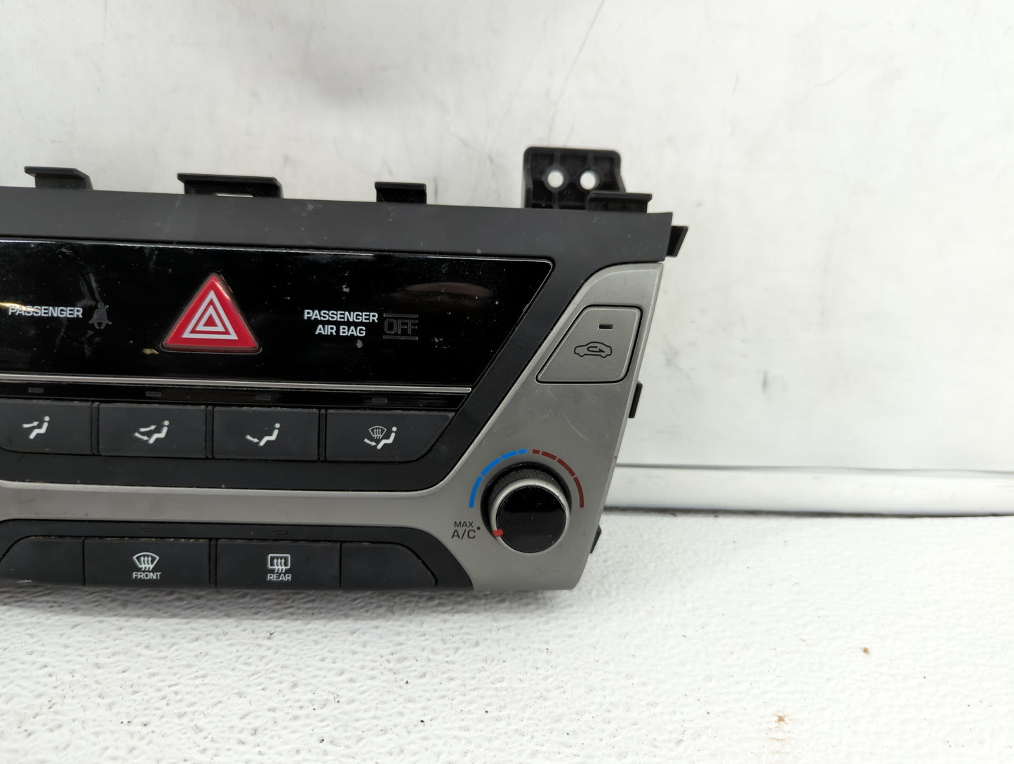 2017-2018 Hyundai Elantra Climate Control Module Temperature AC/Heater Replacement P/N:97250-F2XXX 97250-F20614X Fits OEM Us