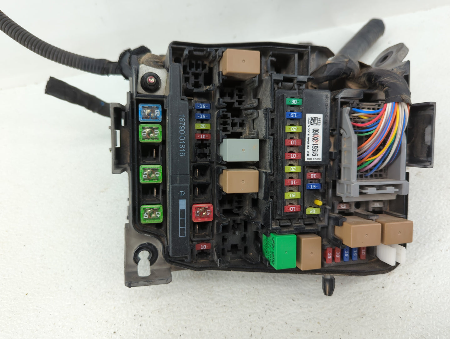 2016-2017 Hyundai Elantra Fusebox Fuse Box Panel Relay Module P/N:91248 A5400B Fits Fits 2016 2017 OEM Used Auto Parts - Oem