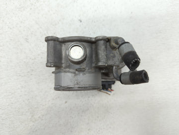 2011-2018 Hyundai Elantra Throttle Body P/N:35100-2E000 1302150124 Fits Fits 2011 2012 2013 2014 2015 2016 2017 2018 2019 OEM Used Auto Parts