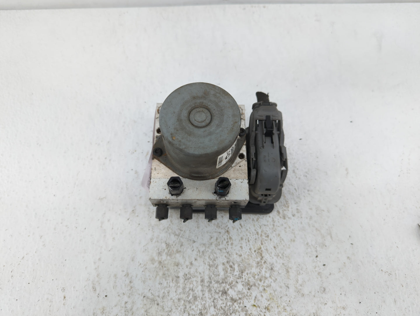 2017-2019 Hyundai Elantra ABS Pump Control Module Replacement P/N:58900-F2500 58920-F2500 Fits Fits 2017 2018 2019 OEM Used 