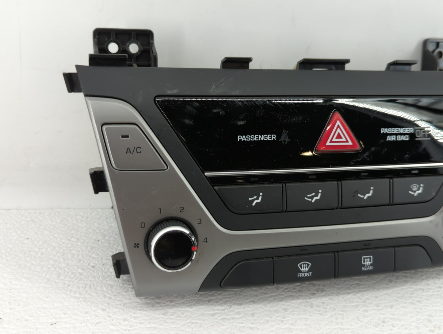 2017-2018 Hyundai Elantra Climate Control Module Temperature AC/Heater Replacement P/N:97250-F2231RET 97250-F2XXX Fits OEM U