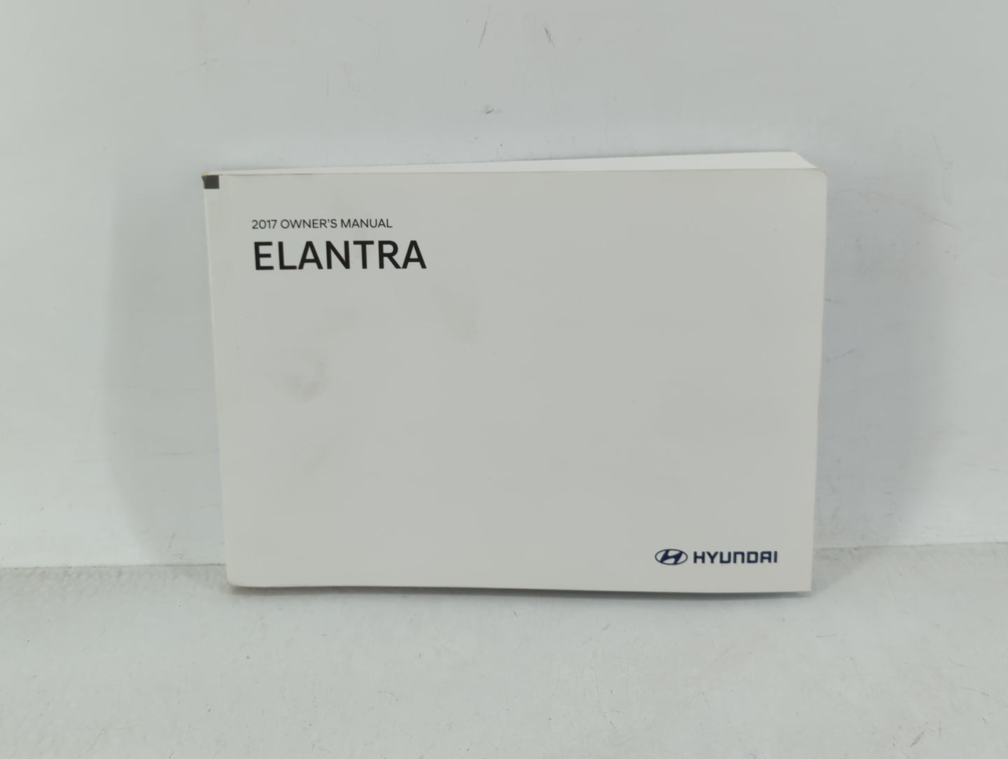 2017 Hyundai Elantra Owners Manual Book Guide OEM Used Auto Parts - Oemusedautoparts1.com