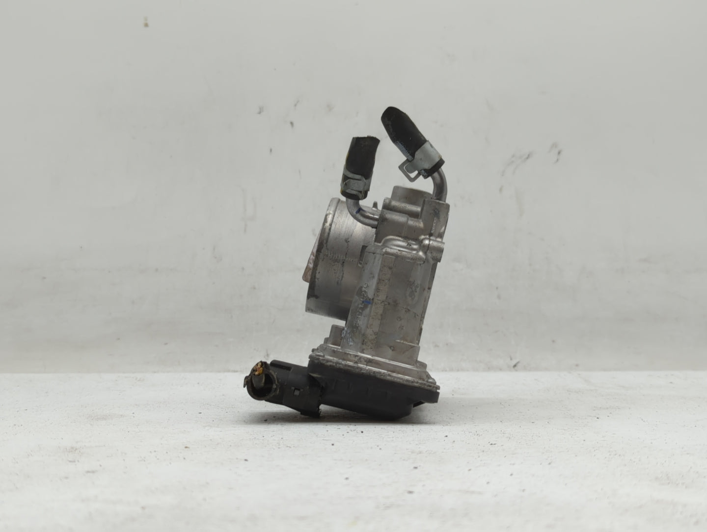 2011-2020 Hyundai Elantra Throttle Body P/N:35100-2E000 35100-2E710 Fits OEM Used Auto Parts - Oemusedautoparts1.com