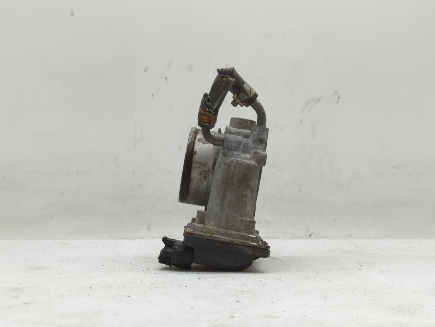 2011-2020 Hyundai Elantra Throttle Body P/N:35100-2E000 35100-2E710 Fits OEM Used Auto Parts - Oemusedautoparts1.com