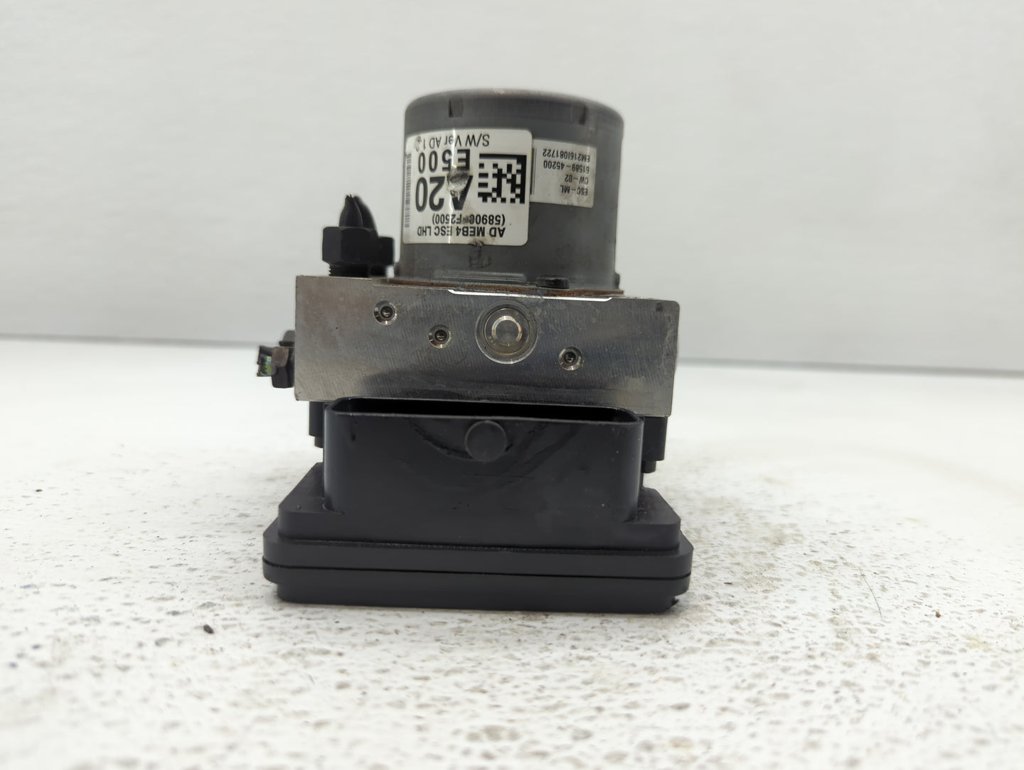 2017-2019 Hyundai Elantra ABS Pump Control Module Replacement P/N:58900-F2500 58920-F2500 Fits Fits 2017 2018 2019 OEM Used 