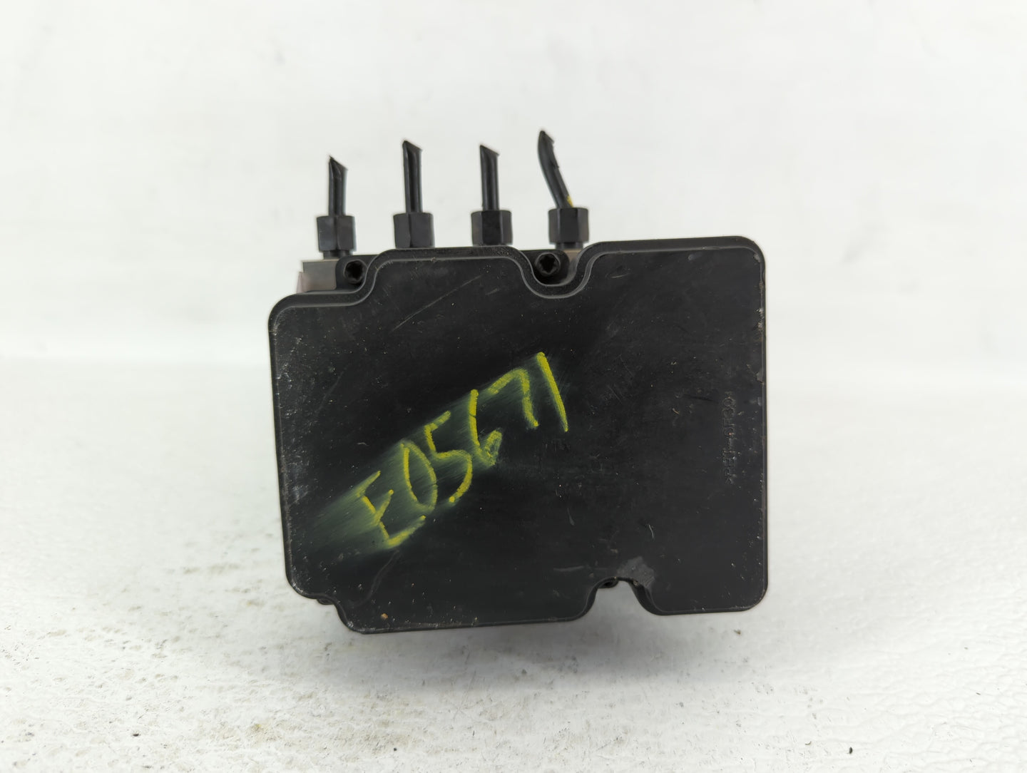 2017-2019 Hyundai Elantra ABS Pump Control Module Replacement P/N:58900-F2500 58920-F2500 Fits Fits 2017 2018 2019 OEM Used 