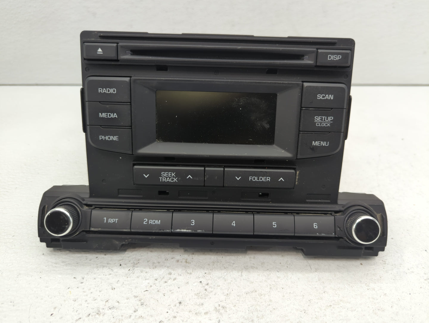 2017-2018 Hyundai Elantra Am Fm Cd Player Radio Receiver - Oemusedautoparts1.com
