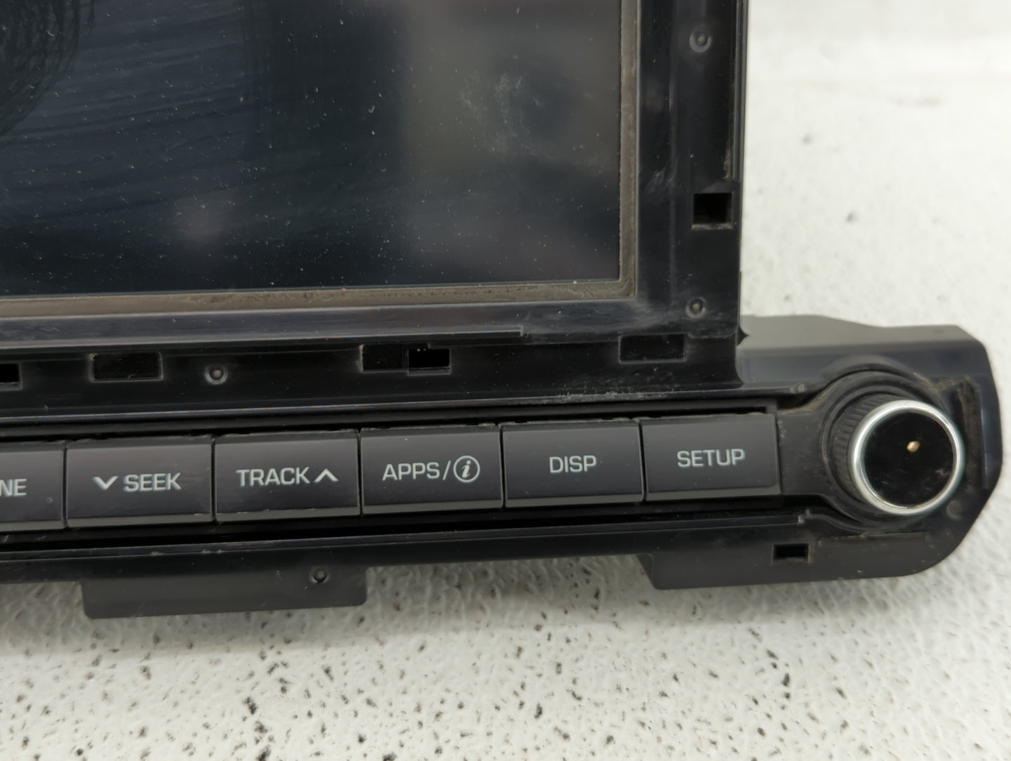 2017-2018 Hyundai Elantra Am Fm Cd Player Radio Receiver - Oemusedautoparts1.com