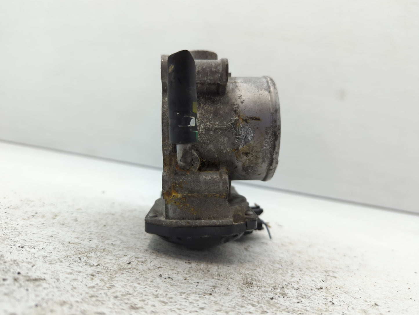 2011-2020 Hyundai Elantra Throttle Body P/N:35100-2E710 35100-2E000 Fits OEM Used Auto Parts - Oemusedautoparts1.com