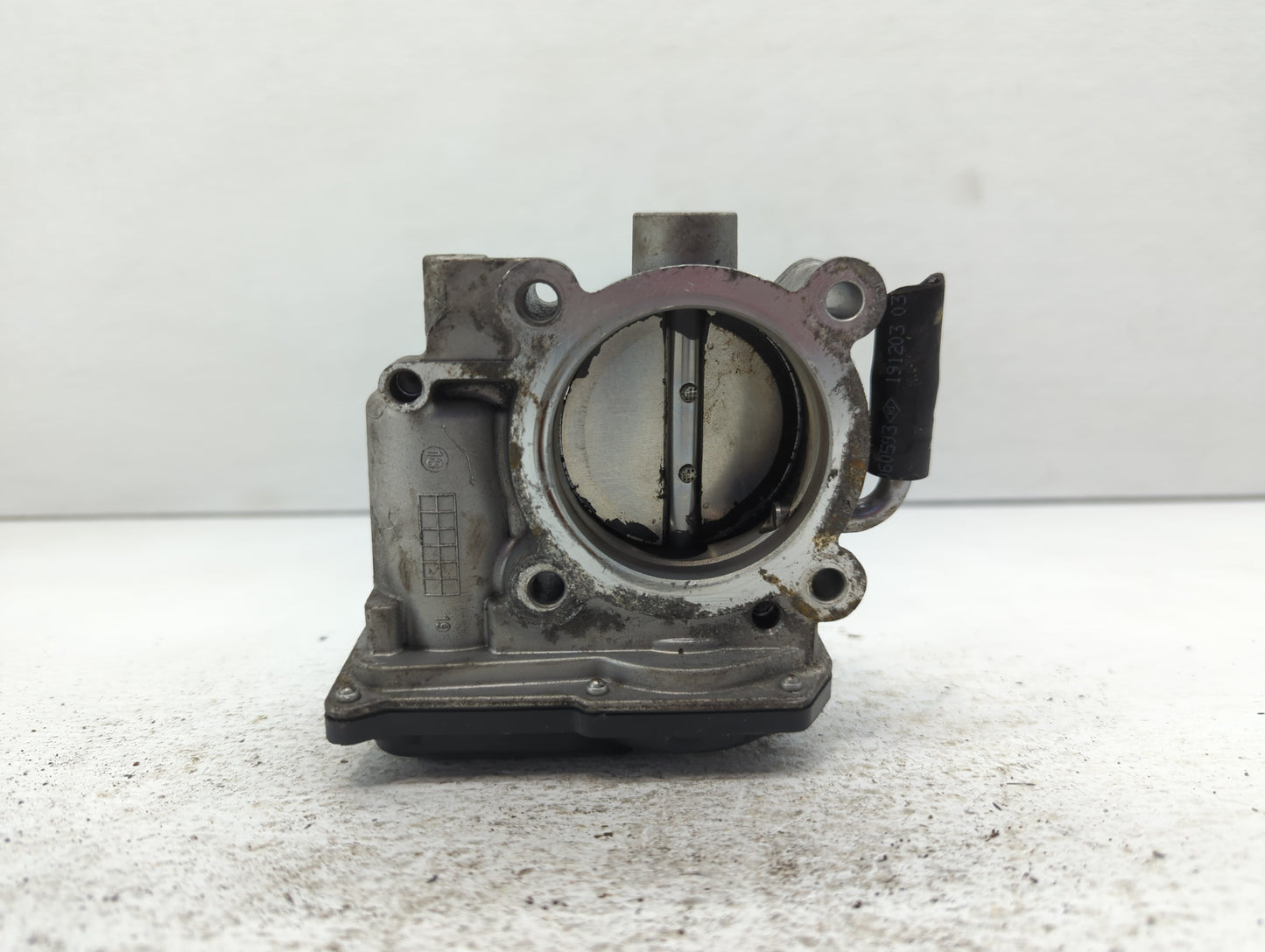 2011-2020 Hyundai Elantra Throttle Body P/N:35100-2E710 35100-2E000 Fits OEM Used Auto Parts - Oemusedautoparts1.com