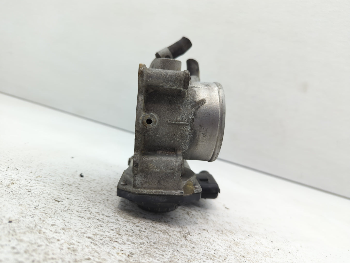 2011-2020 Hyundai Elantra Throttle Body P/N:35100-2E000 Fits Fits 2011 2012 2013 2014 2015 2016 2017 2018 2019 2020 2021 OEM