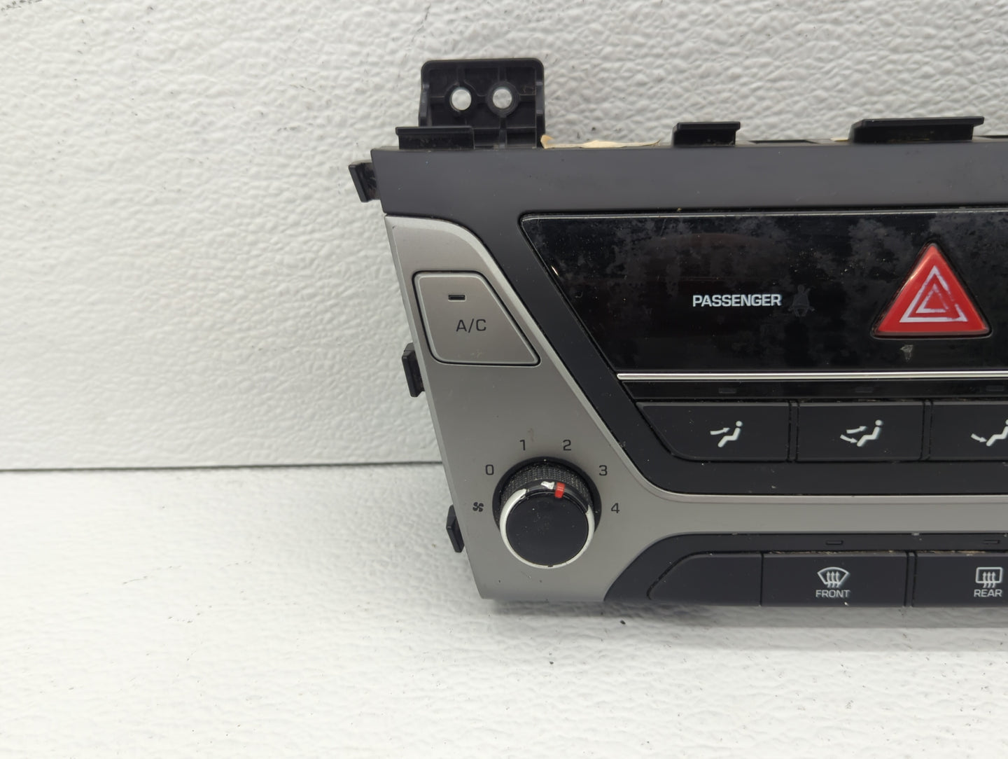 2017-2018 Hyundai Elantra Climate Control Module Temperature AC/Heater Replacement P/N:97250-F20614X 97250-F2230RET Fits OEM