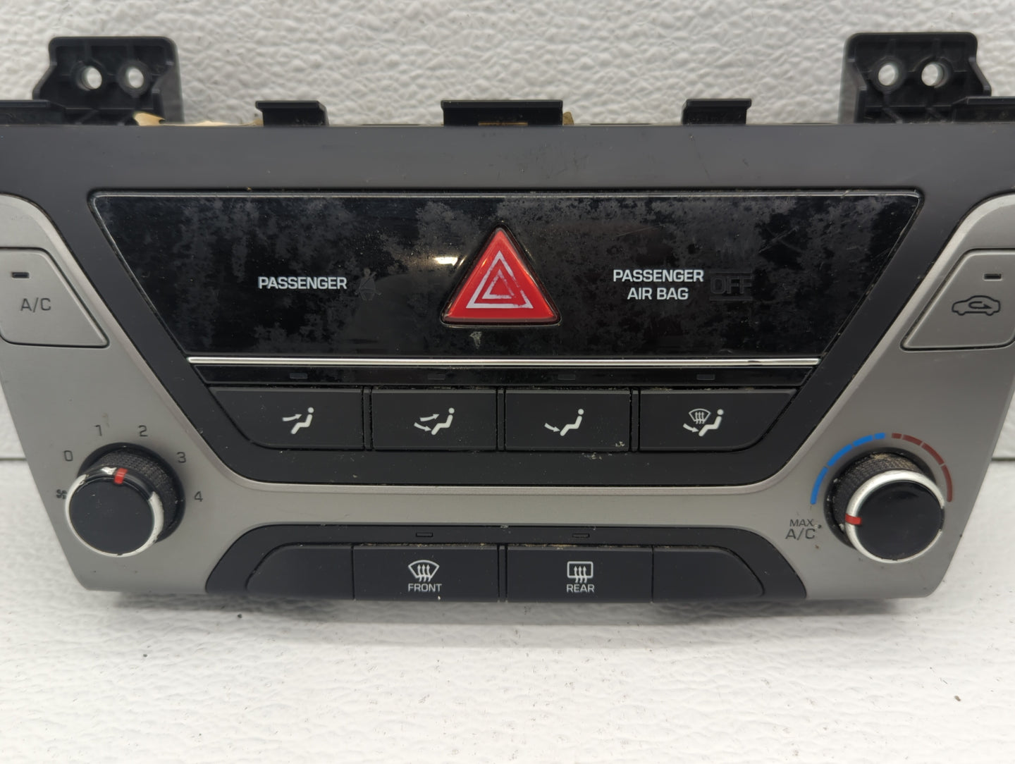 2017-2018 Hyundai Elantra Climate Control Module Temperature AC/Heater Replacement P/N:97250-F20614X 97250-F2230RET Fits OEM