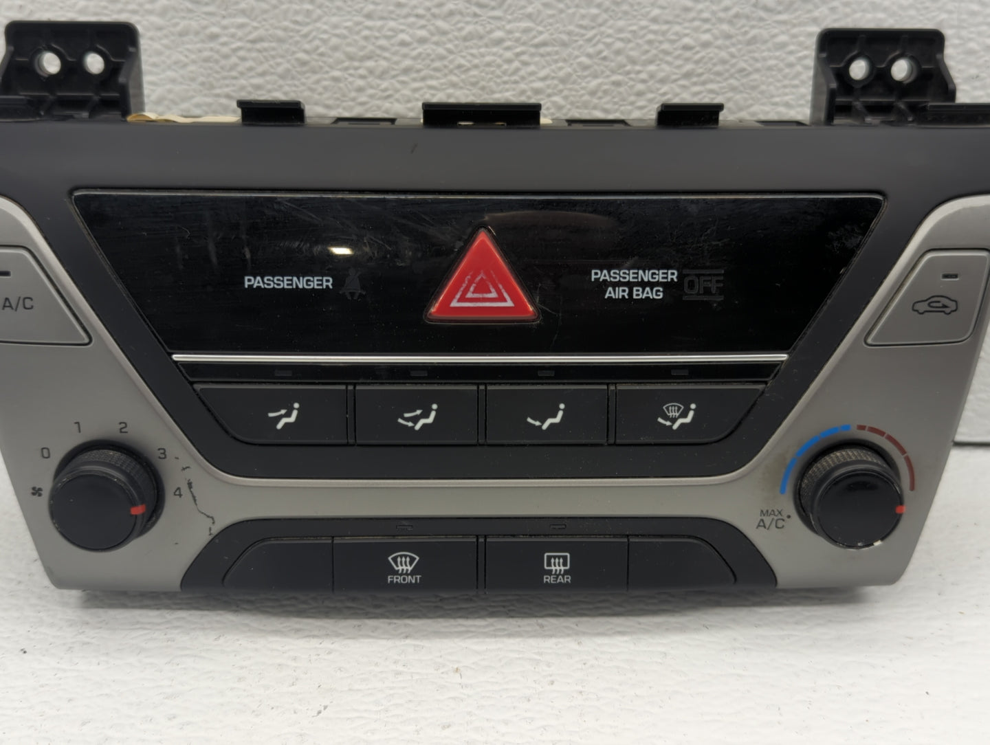 2017-2018 Hyundai Elantra Climate Control Module Temperature AC/Heater Replacement P/N:97250-F2XXX 97250-F2230RET Fits OEM U