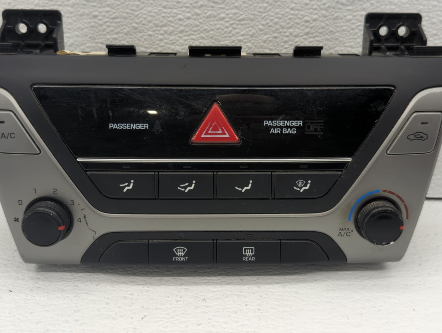 2017-2018 Hyundai Elantra Climate Control Module Temperature AC/Heater Replacement P/N:97250-F2XXX 97250-F2230RET Fits OEM U