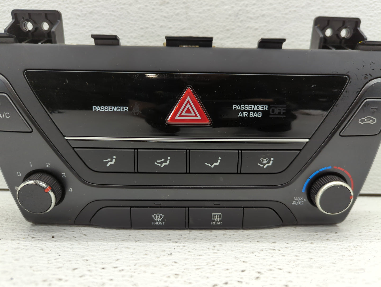 2017 Hyundai Elantra Climate Control Module Temperature AC/Heater Replacement P/N:97250-F2061KEX 97250-F20614X Fits OEM Used