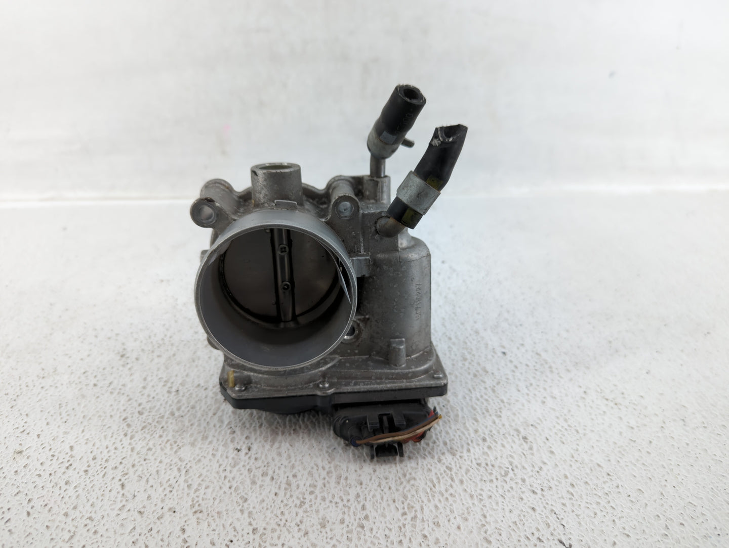 2011-2020 Hyundai Elantra Throttle Body P/N:35100-2E000 Fits Fits 2011 2012 2013 2014 2015 2016 2017 2018 2019 2020 2021 OEM