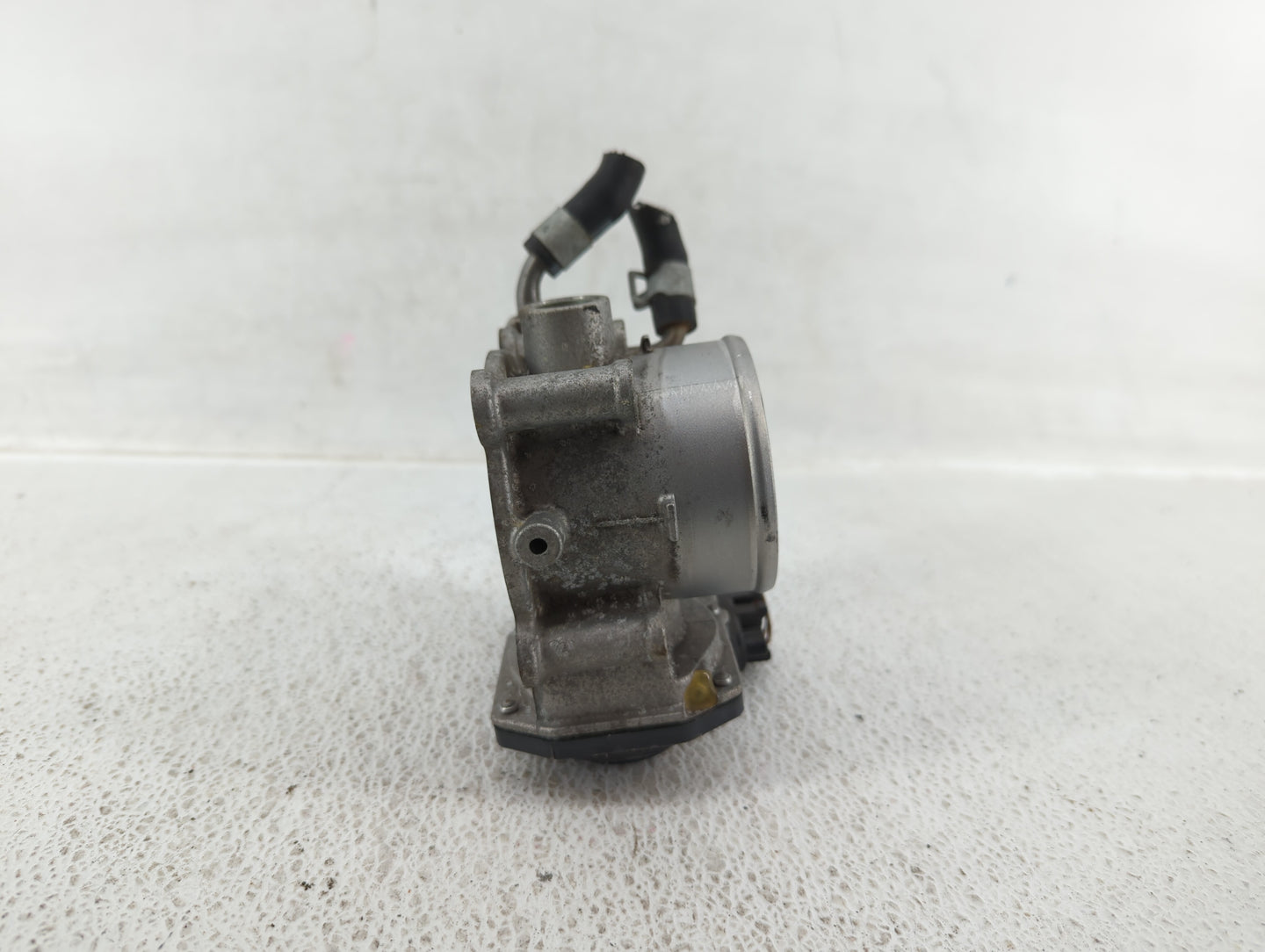 2011-2020 Hyundai Elantra Throttle Body P/N:35100-2E000 Fits Fits 2011 2012 2013 2014 2015 2016 2017 2018 2019 2020 2021 OEM
