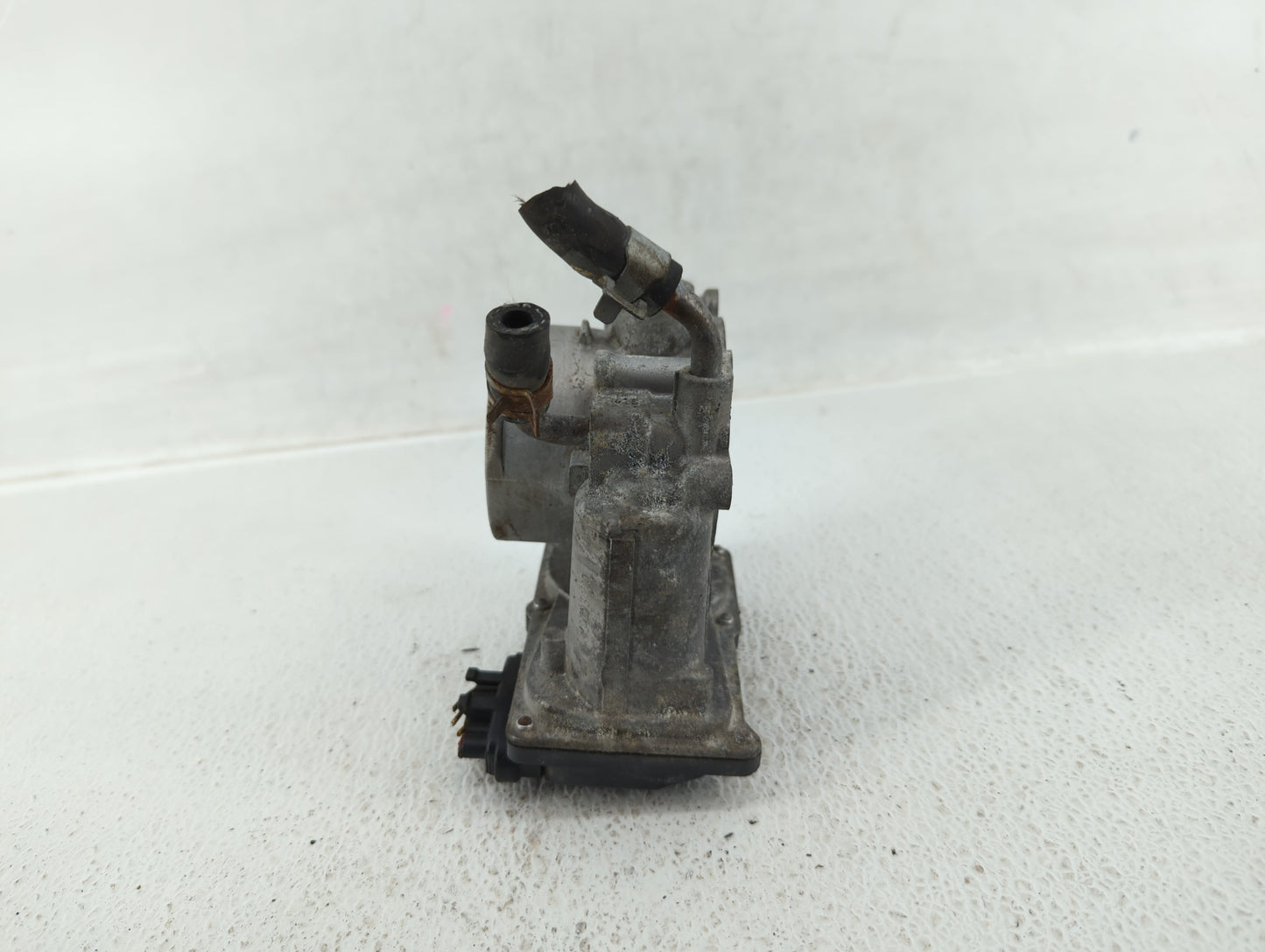 2011-2020 Hyundai Elantra Throttle Body P/N:35100-2E000 Fits Fits 2011 2012 2013 2014 2015 2016 2017 2018 2019 2020 2021 OEM