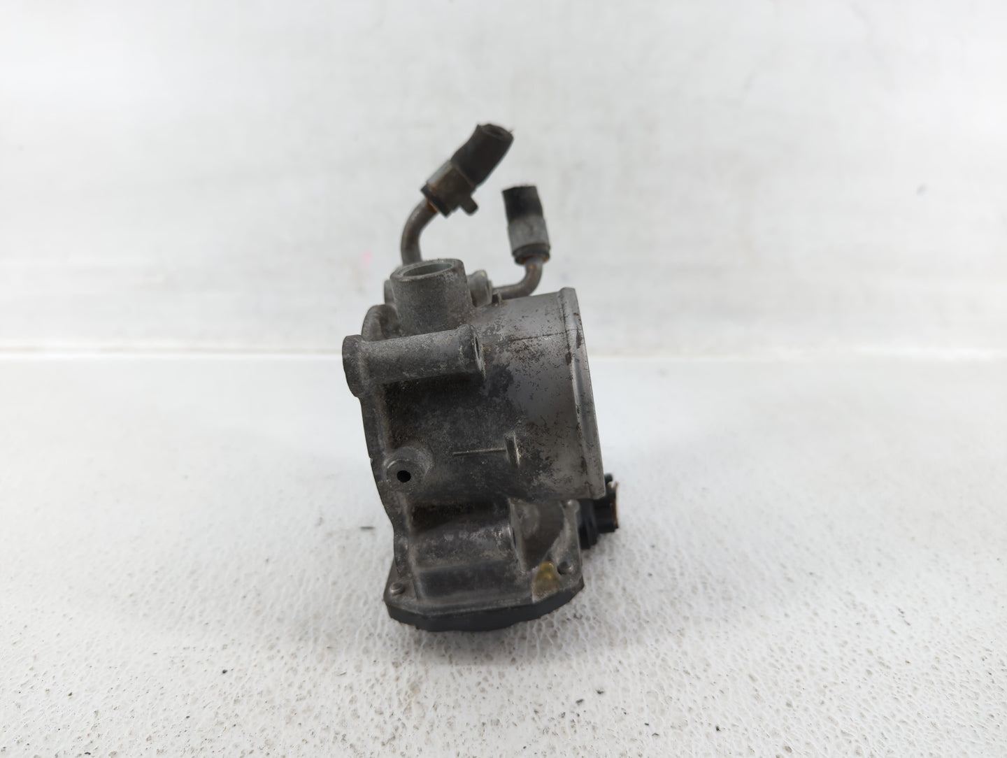 2011-2020 Hyundai Elantra Throttle Body P/N:35100-2E000 Fits Fits 2011 2012 2013 2014 2015 2016 2017 2018 2019 2020 2021 OEM