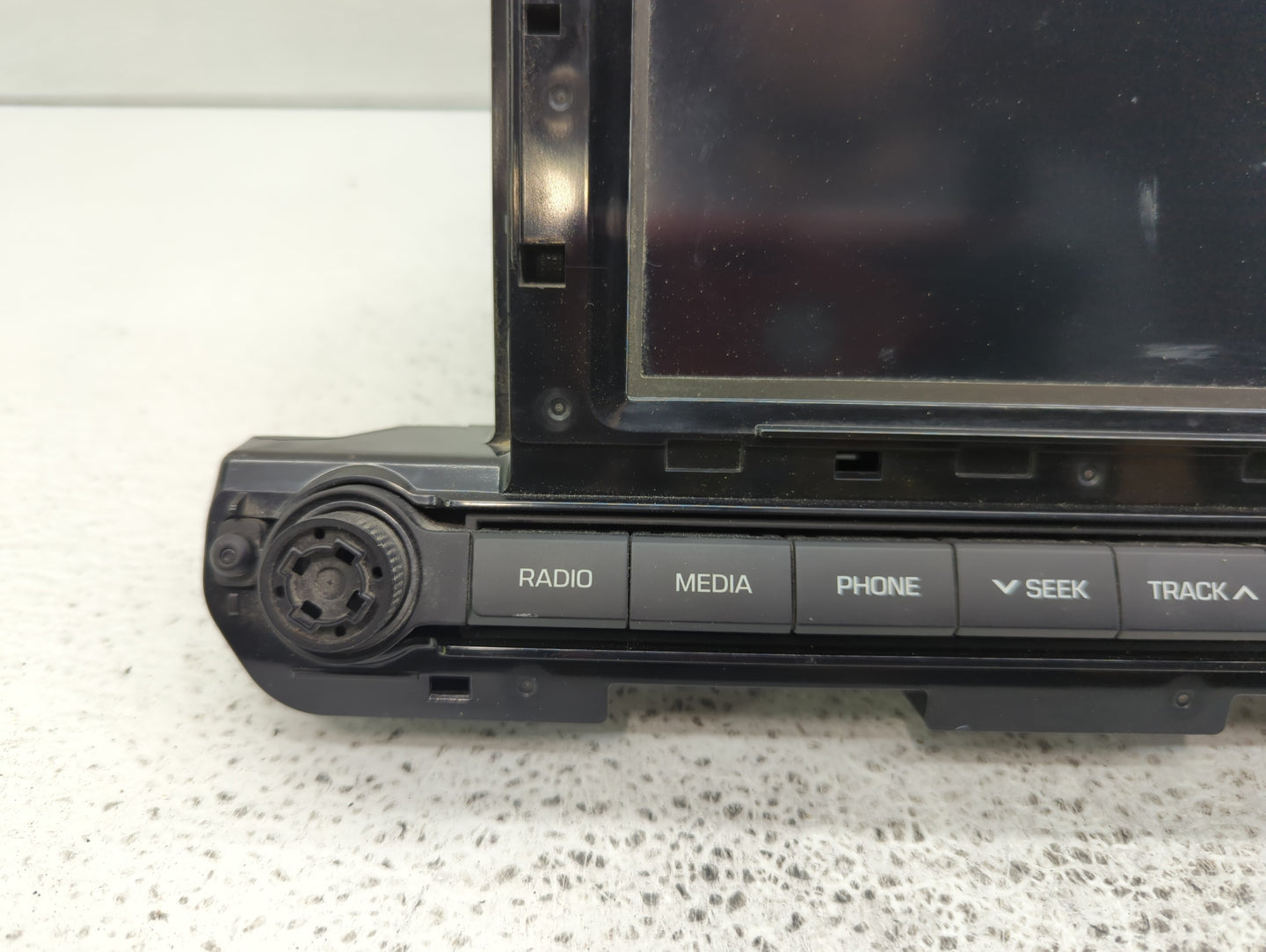 2017-2018 Hyundai Elantra Radio AM FM Cd Player Receiver Replacement P/N:96160-F2110UAT Fits Fits 2017 2018 OEM Used Auto Pa