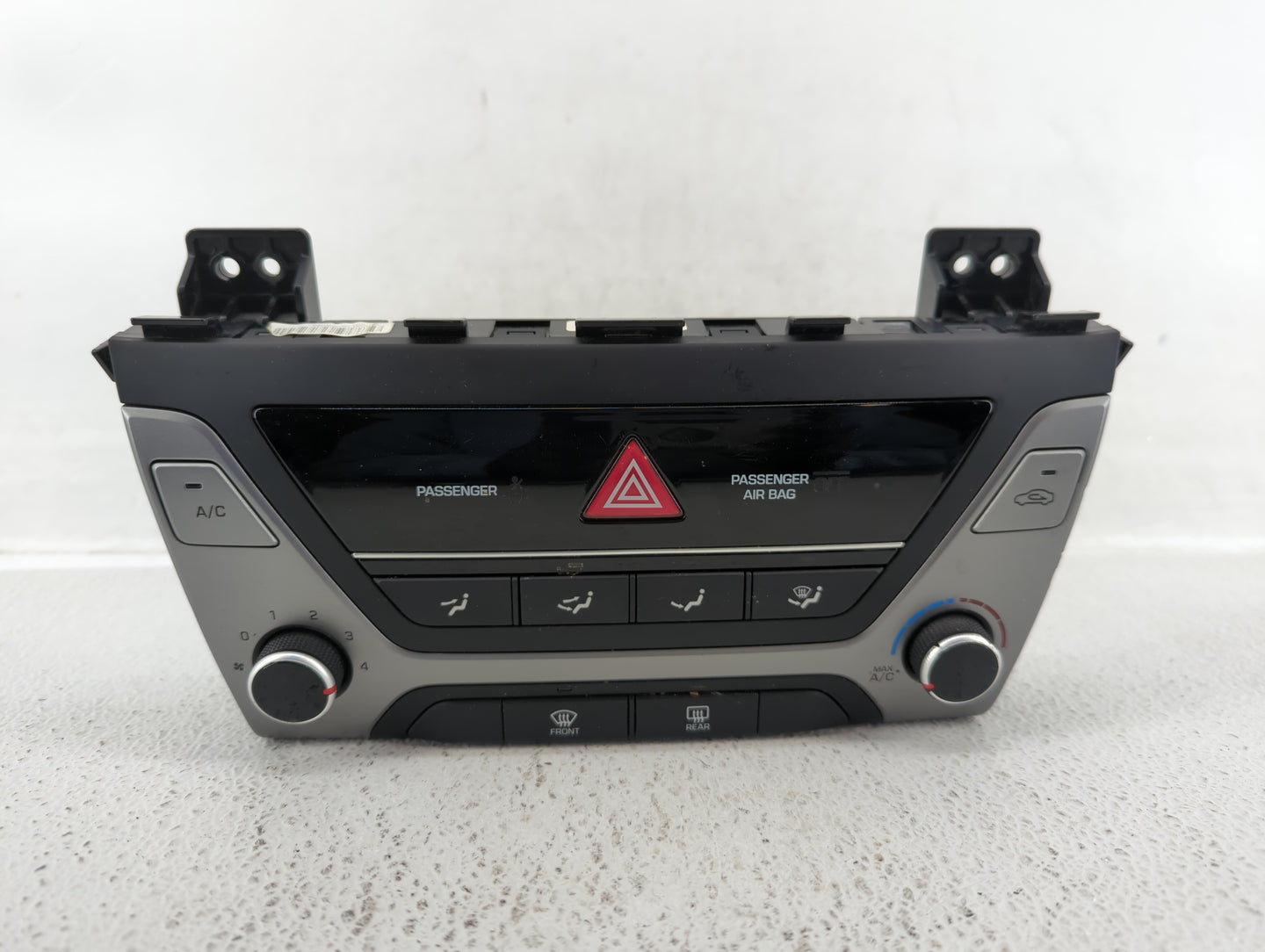 2017-2018 Hyundai Elantra Climate Control Module Temperature AC/Heater Replacement P/N:97250-F20614X 97250-F2230RET Fits OEM
