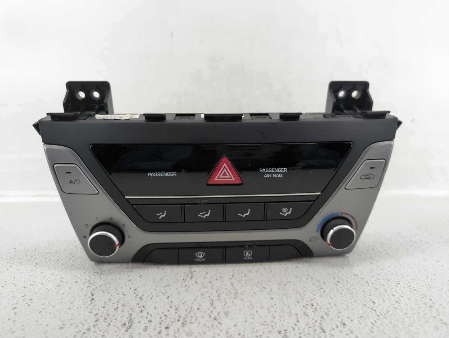 2017-2018 Hyundai Elantra Climate Control Module Temperature AC/Heater Replacement P/N:97250-F20614X 97250-F2230RET Fits OEM