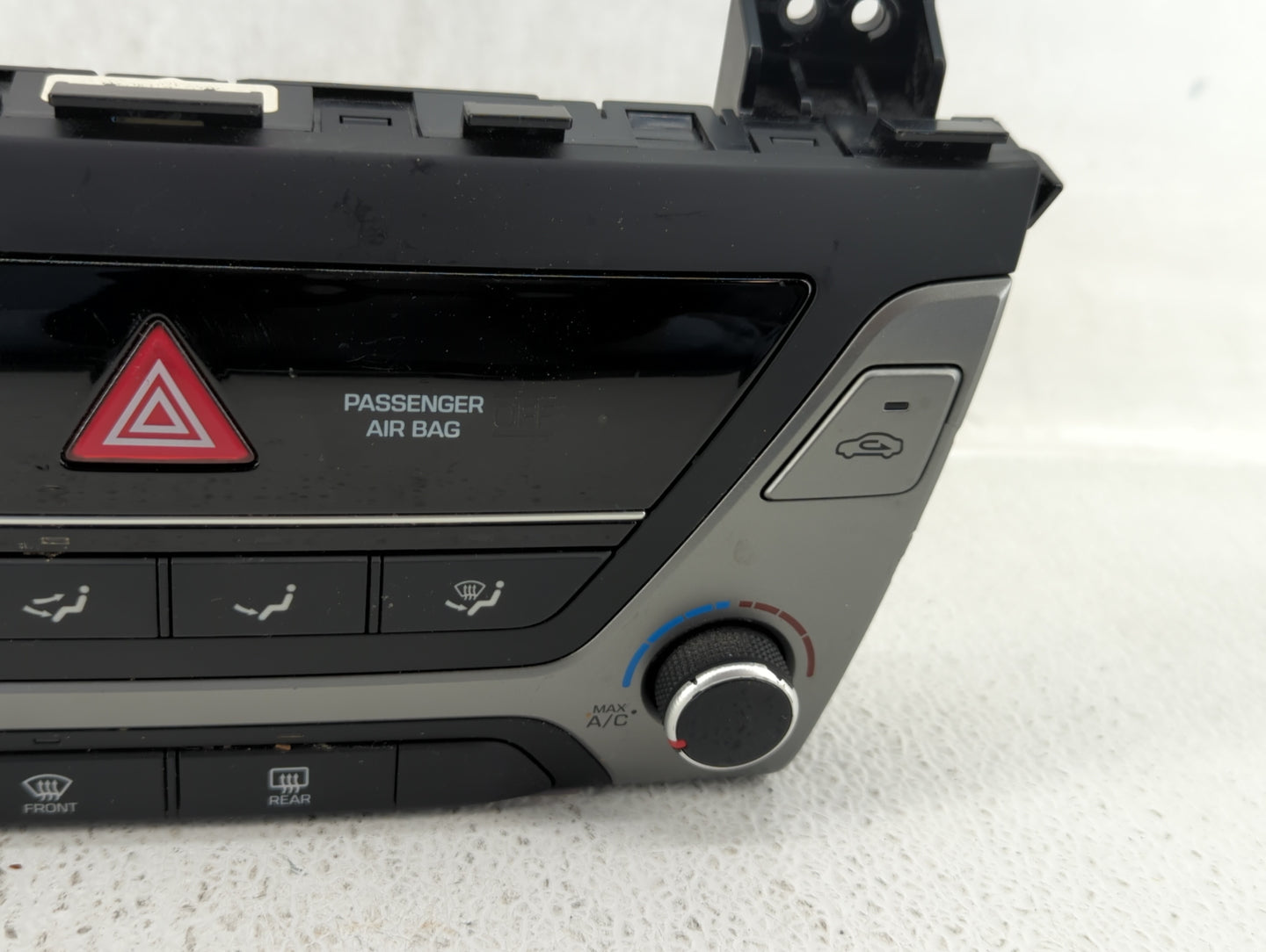 2017-2018 Hyundai Elantra Climate Control Module Temperature AC/Heater Replacement P/N:97250-F20614X 97250-F2230RET Fits OEM