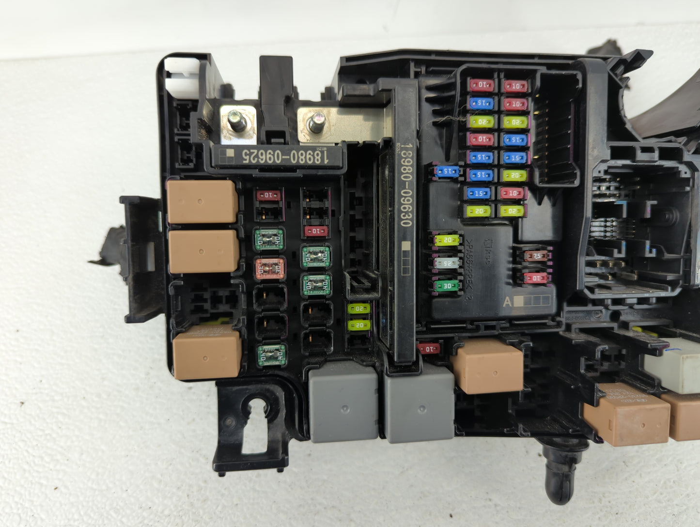 2017 Hyundai Elantra Fusebox Fuse Box Panel Relay Module P/N:1512120545 91203F2050B, 91203F2260 Fits OEM Used Auto Parts - O