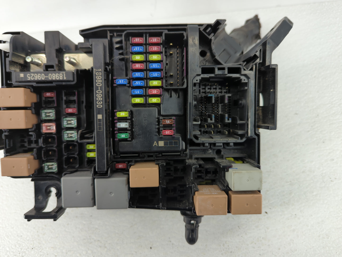 2017 Hyundai Elantra Fusebox Fuse Box Panel Relay Module P/N:1512120545 91203F2050B, 91203F2260 Fits OEM Used Auto Parts - O