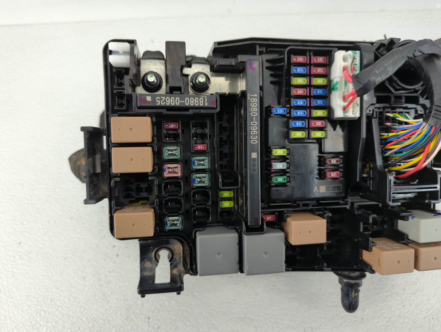 2017 Hyundai Elantra Fusebox Fuse Box Panel Relay Module P/N:VS91200F3142AA VS91200F3260AA, 1610250079, 1602131575 Fits OEM 