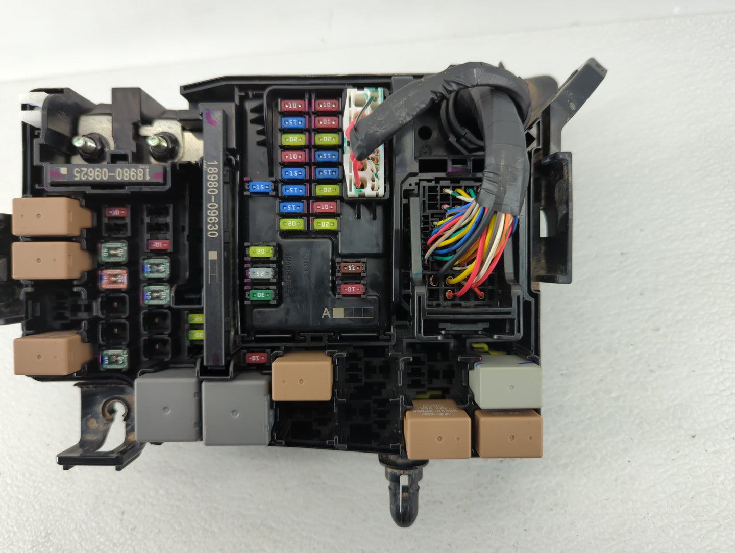 2017 Hyundai Elantra Fusebox Fuse Box Panel Relay Module P/N:VS91200F3142AA VS91200F3260AA, 1610250079, 1602131575 Fits OEM 