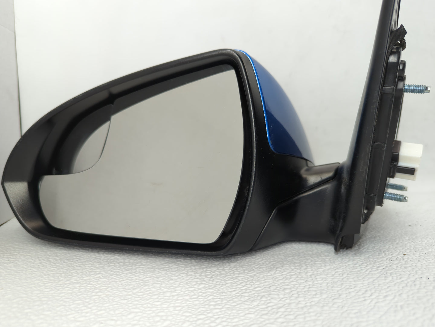 2017-2020 Hyundai Elantra Driver Side View Mirror - Left Door Mirror OEM Used - Oemusedautoparts1.com