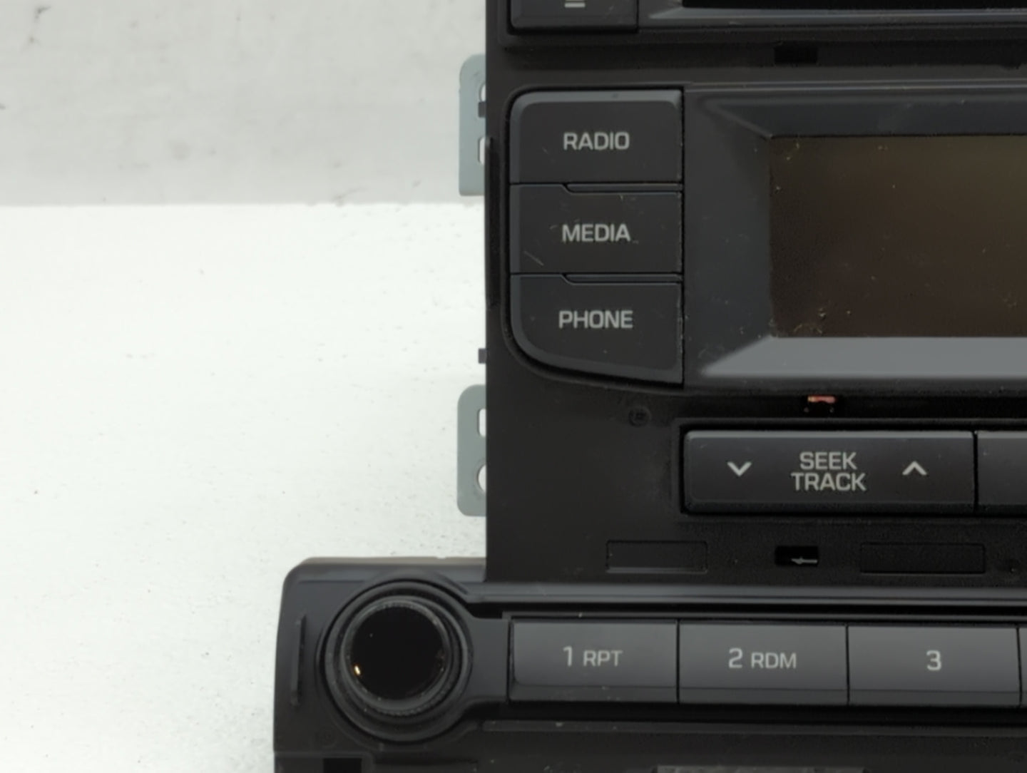2017-2018 Hyundai Elantra Radio AM FM Cd Player Receiver Replacement P/N:96170-F2100UAT 96170F2270UAT Fits Fits 2017 2018 OE
