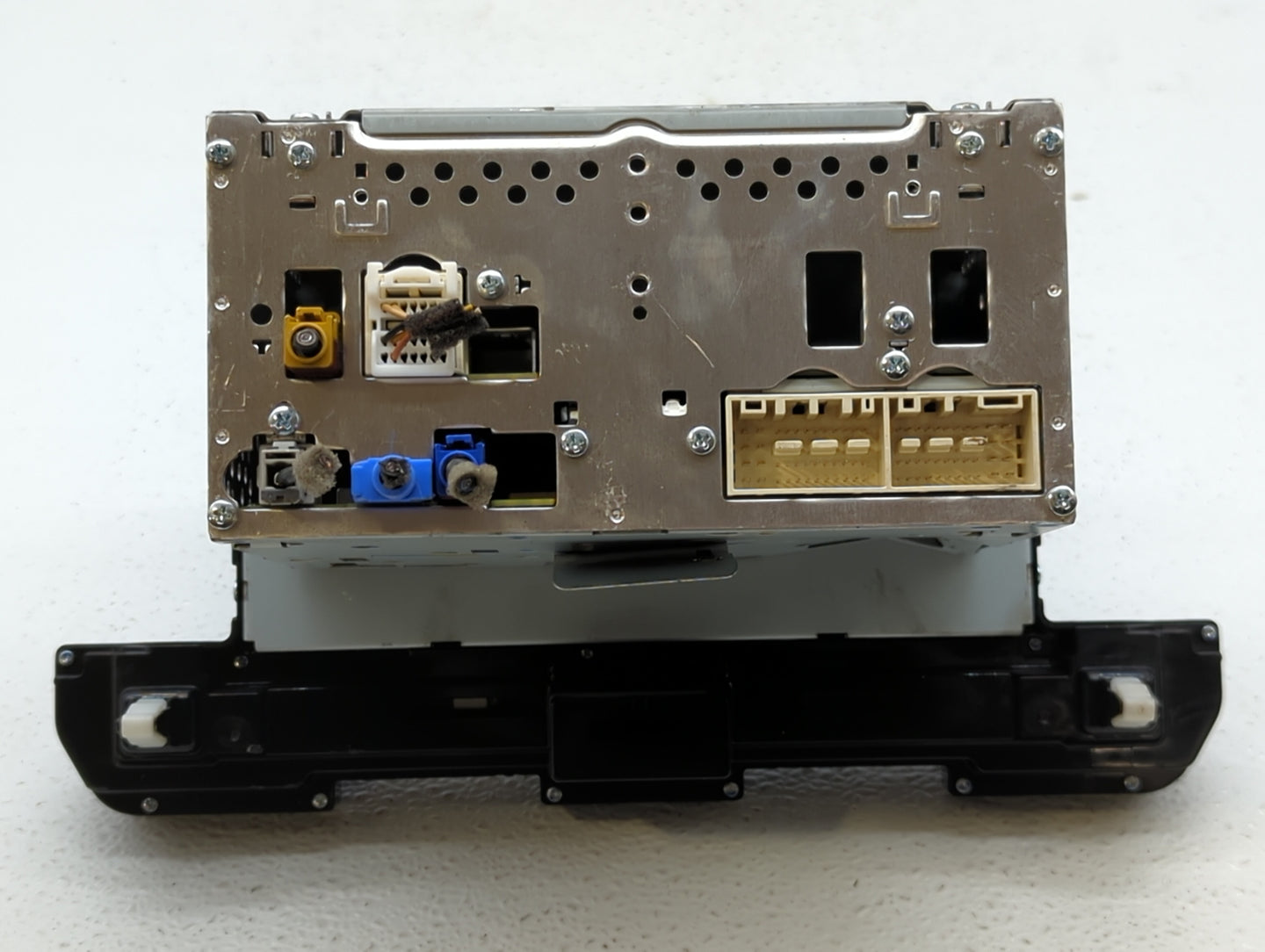 2017-2018 Hyundai Elantra Radio AM FM Cd Player Receiver Replacement P/N:96160-F2101UAT Fits Fits 2017 2018 OEM Used Auto Pa