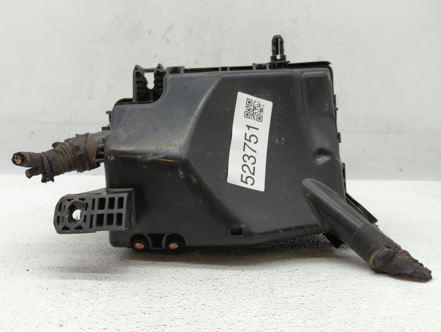 2017 Hyundai Elantra Fusebox Fuse Box Panel Relay Module P/N:VS91200F3261AA Fits OEM Used Auto Parts - Oemusedautoparts1.com