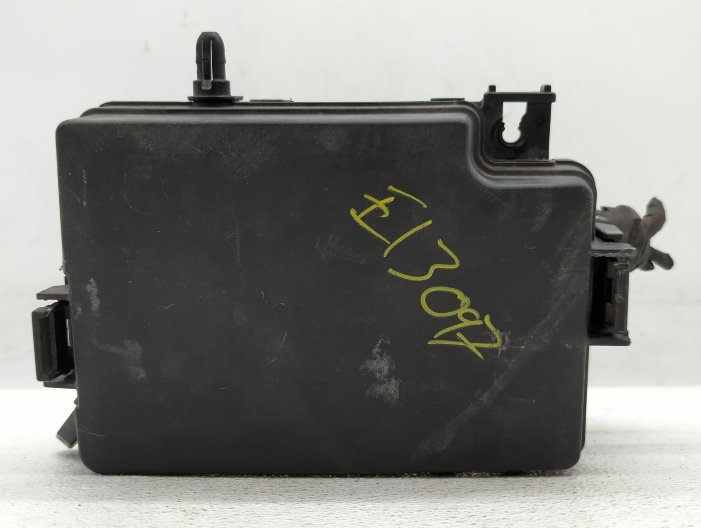 2017 Hyundai Elantra Fusebox Fuse Box Panel Relay Module P/N:91203F2260 1512120545, 91203F2050B Fits OEM Used Auto Parts - O