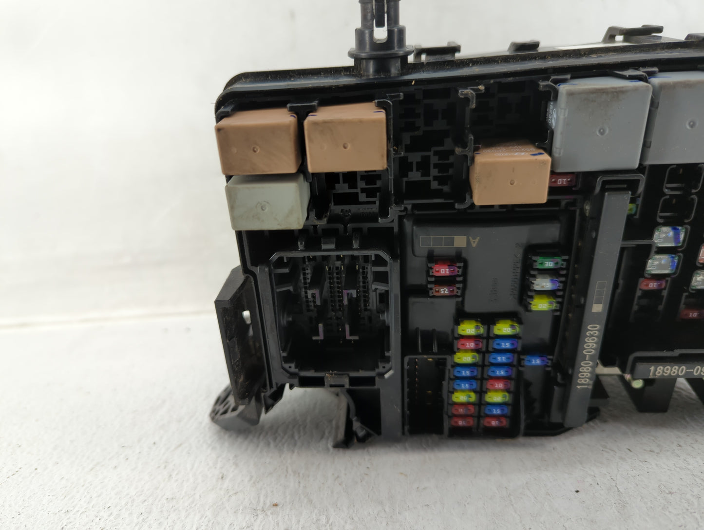 2017 Hyundai Elantra Fusebox Fuse Box Panel Relay Module P/N:91200F3261AA Fits OEM Used Auto Parts - Oemusedautoparts1.com