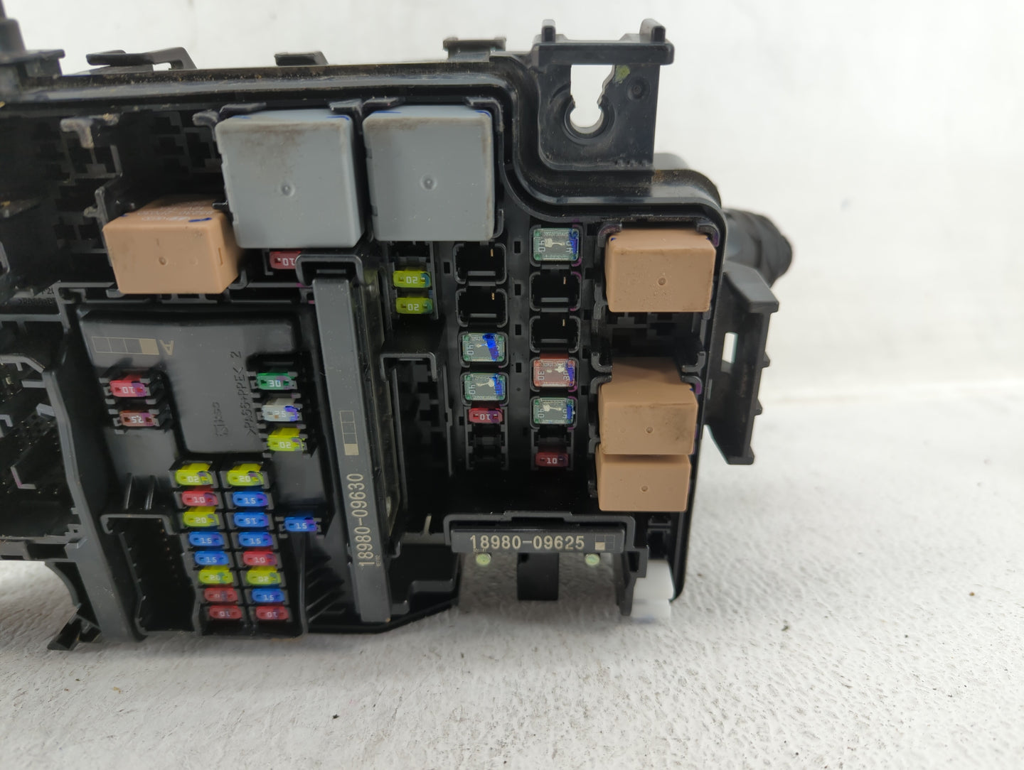 2017 Hyundai Elantra Fusebox Fuse Box Panel Relay Module P/N:91200F3261AA Fits OEM Used Auto Parts - Oemusedautoparts1.com