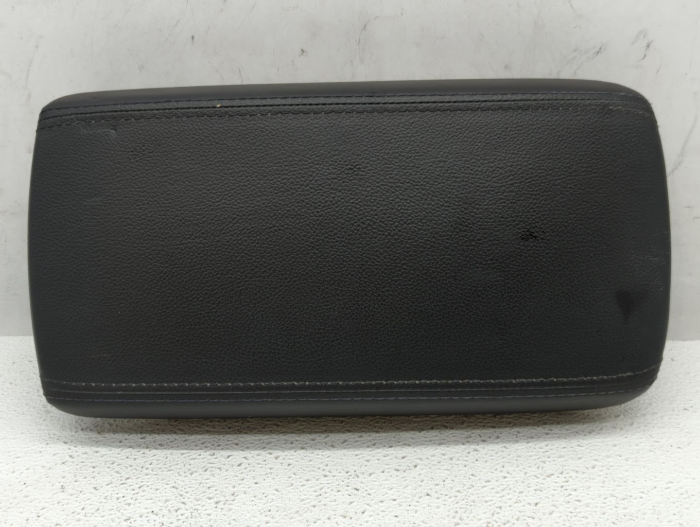 Hyundai Elantra Center Console Armrest Cover Lid - Oemusedautoparts1.com