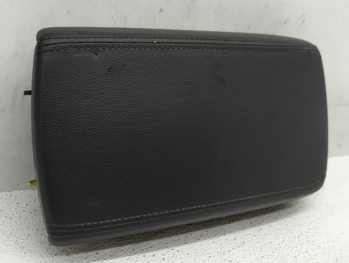 Hyundai Elantra Center Console Armrest Cover Lid - Oemusedautoparts1.com