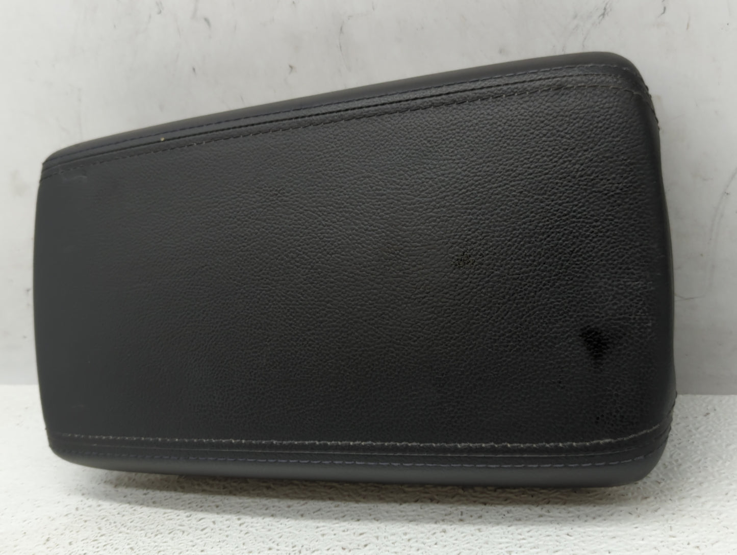 Hyundai Elantra Center Console Armrest Cover Lid - Oemusedautoparts1.com