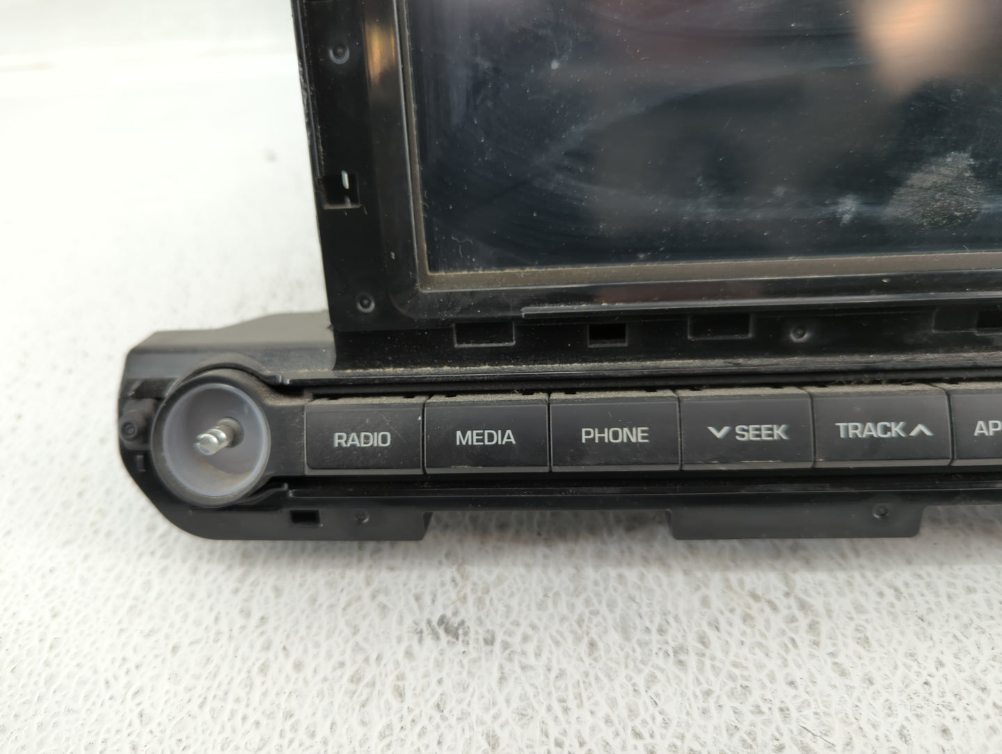 2017-2018 Hyundai Elantra Am Fm Cd Player Radio Receiver - Oemusedautoparts1.com