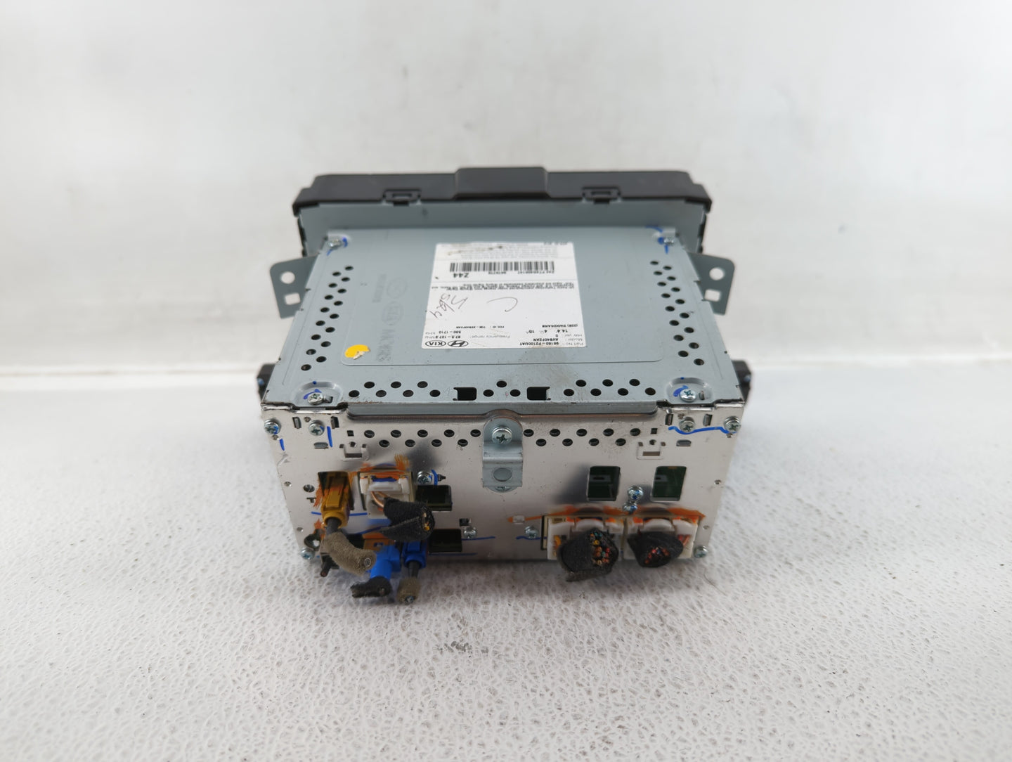 2017-2018 Hyundai Elantra Am Fm Cd Player Radio Receiver - Oemusedautoparts1.com