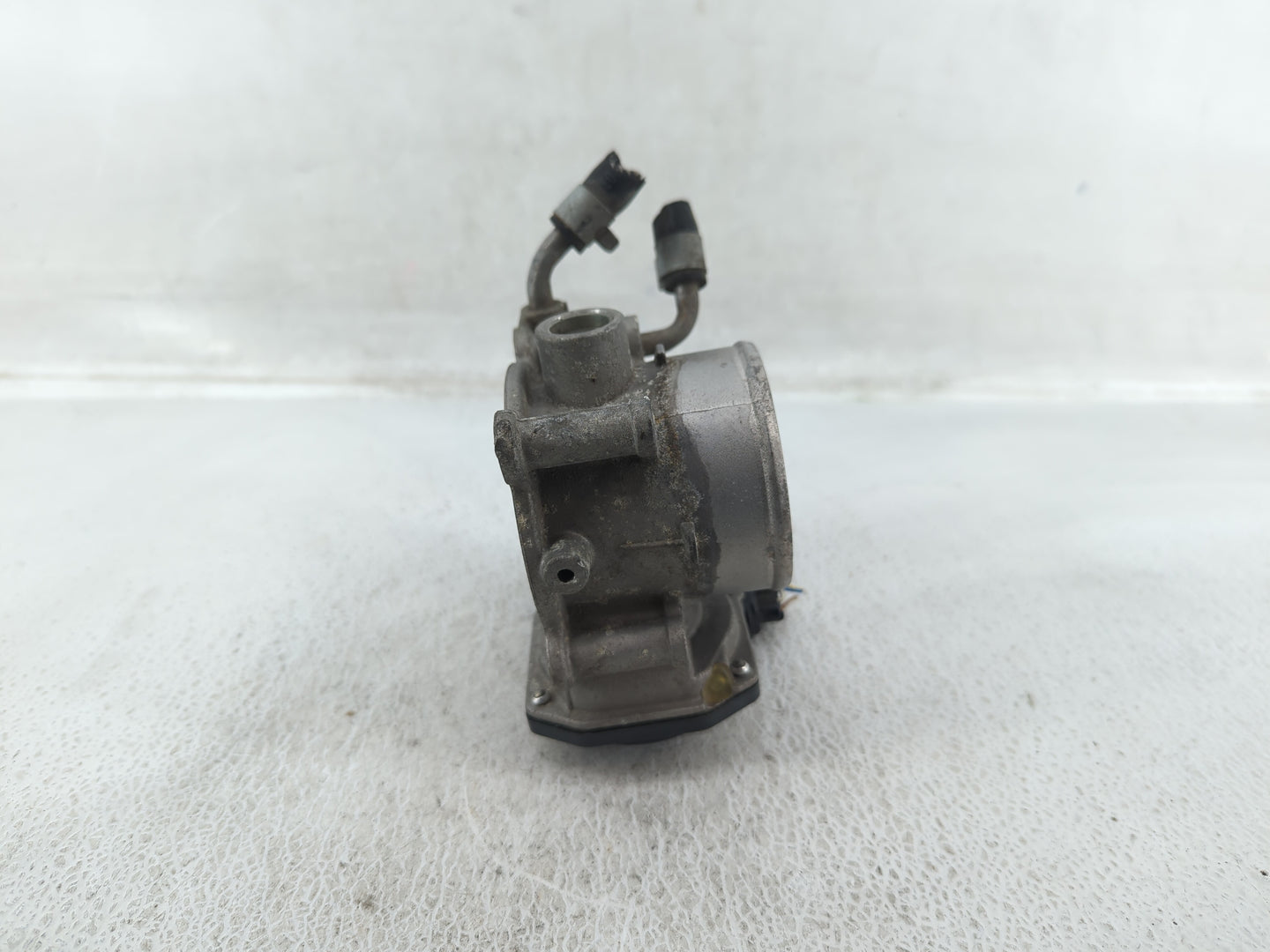 2011-2020 Hyundai Elantra Throttle Body P/N:35100-2E000 Fits Fits 2011 2012 2013 2014 2015 2016 2017 2018 2019 2020 2021 OEM