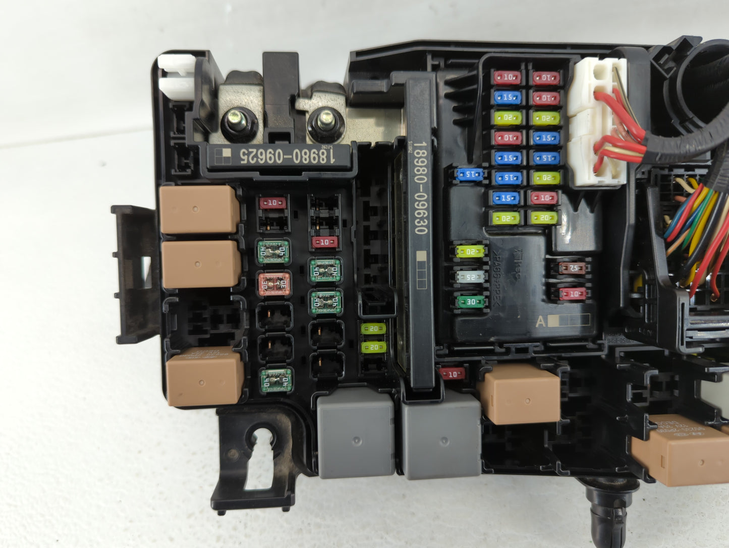 2017 Hyundai Elantra Fusebox Fuse Box Panel Relay Module P/N:91203F2260 91203F2050B Fits OEM Used Auto Parts - Oemusedautopa