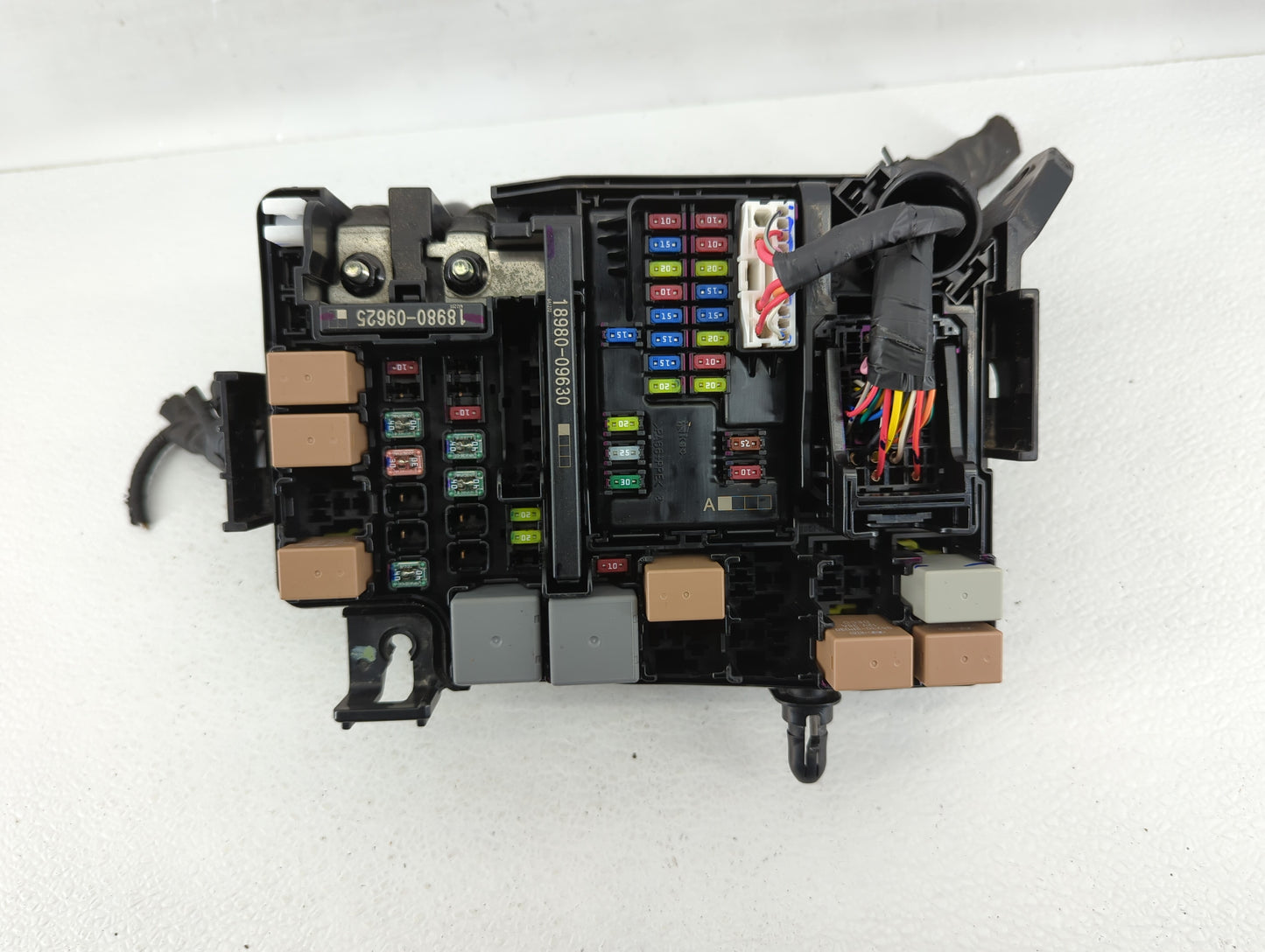 2017 Hyundai Elantra Fusebox Fuse Box Panel Relay Module P/N:91956-F2020 91956-F2021, 91200F3261AA Fits OEM Used Auto Parts 