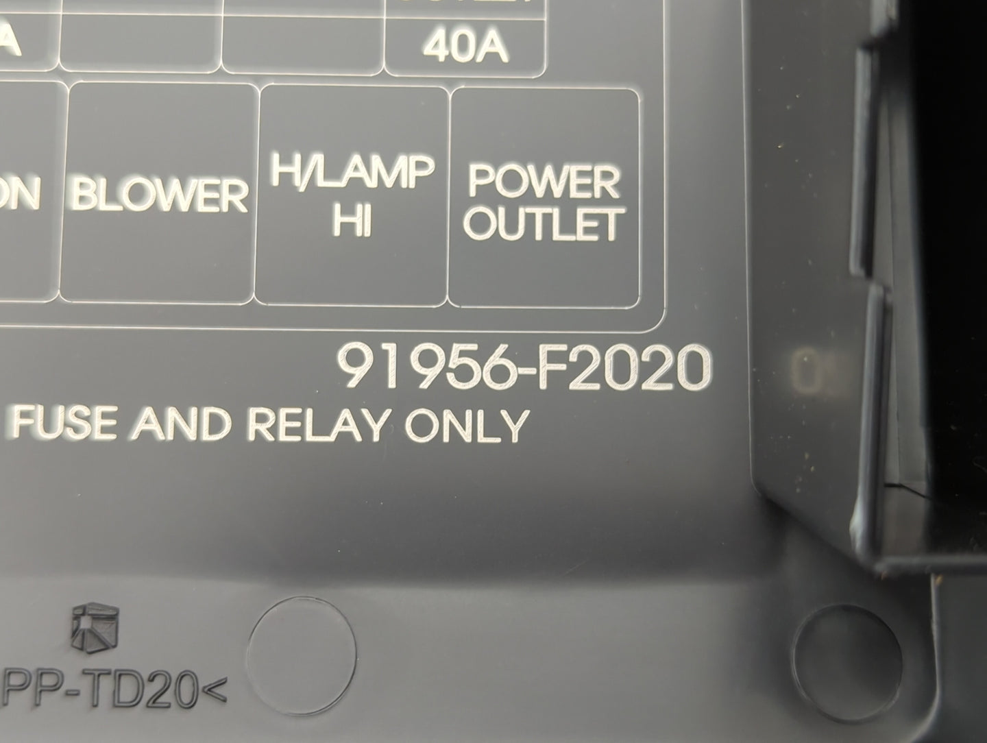 2017 Hyundai Elantra Fusebox Fuse Box Panel Relay Module P/N:91956-F2020 91956-F2021, 91200F3261AA Fits OEM Used Auto Parts 