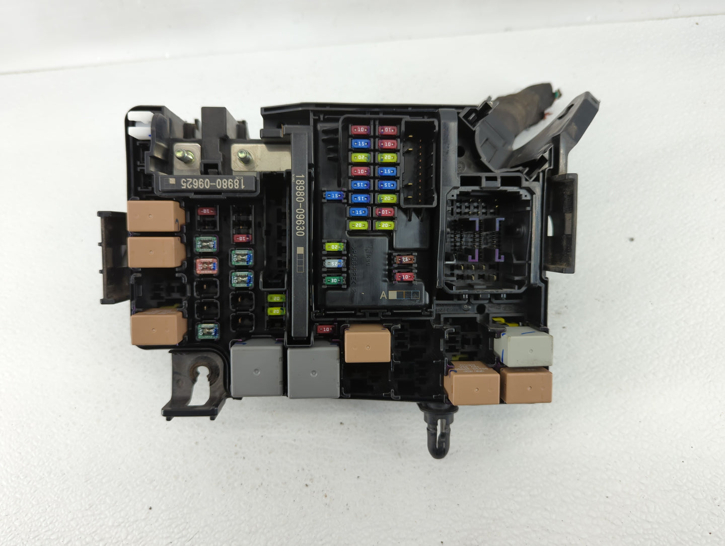 2017 Hyundai Elantra Fusebox Fuse Box Panel Relay Module P/N:91956-F2020 91956-F2021, 91200F3261AA Fits OEM Used Auto Parts 