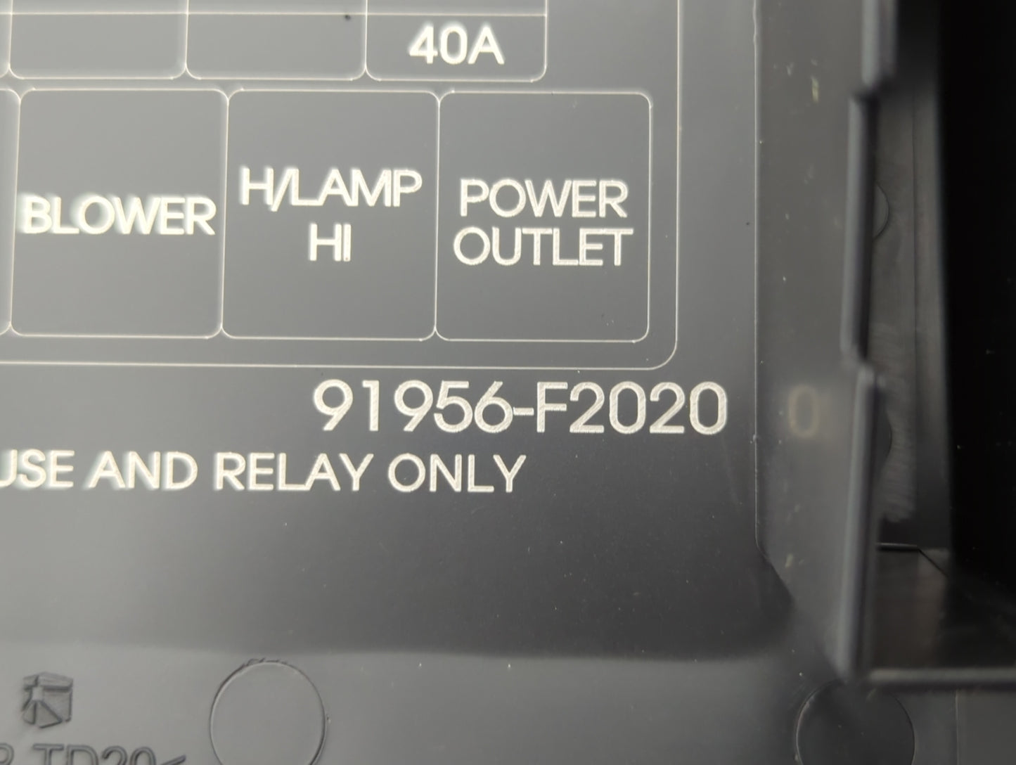 2017 Hyundai Elantra Fusebox Fuse Box Panel Relay Module P/N:91956-F2020 91956-F2021, 91200F3261AA Fits OEM Used Auto Parts 